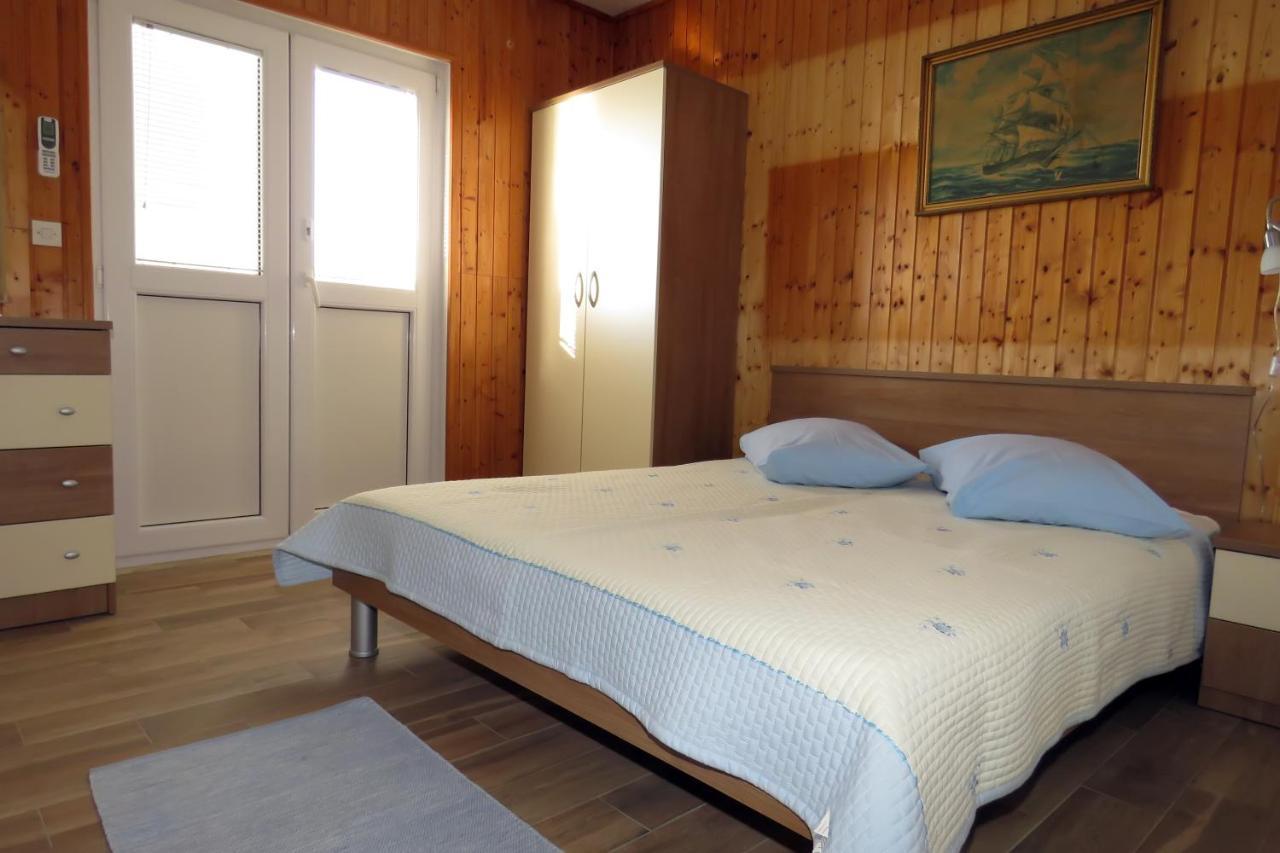 Apartments By The Sea Drasnice, Makarska - 5265 Esterno foto